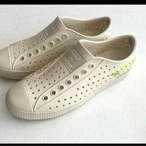 DISNEY x NATIVE Star Wars Yoda Mandalorian Rubber Shoes Size M 11